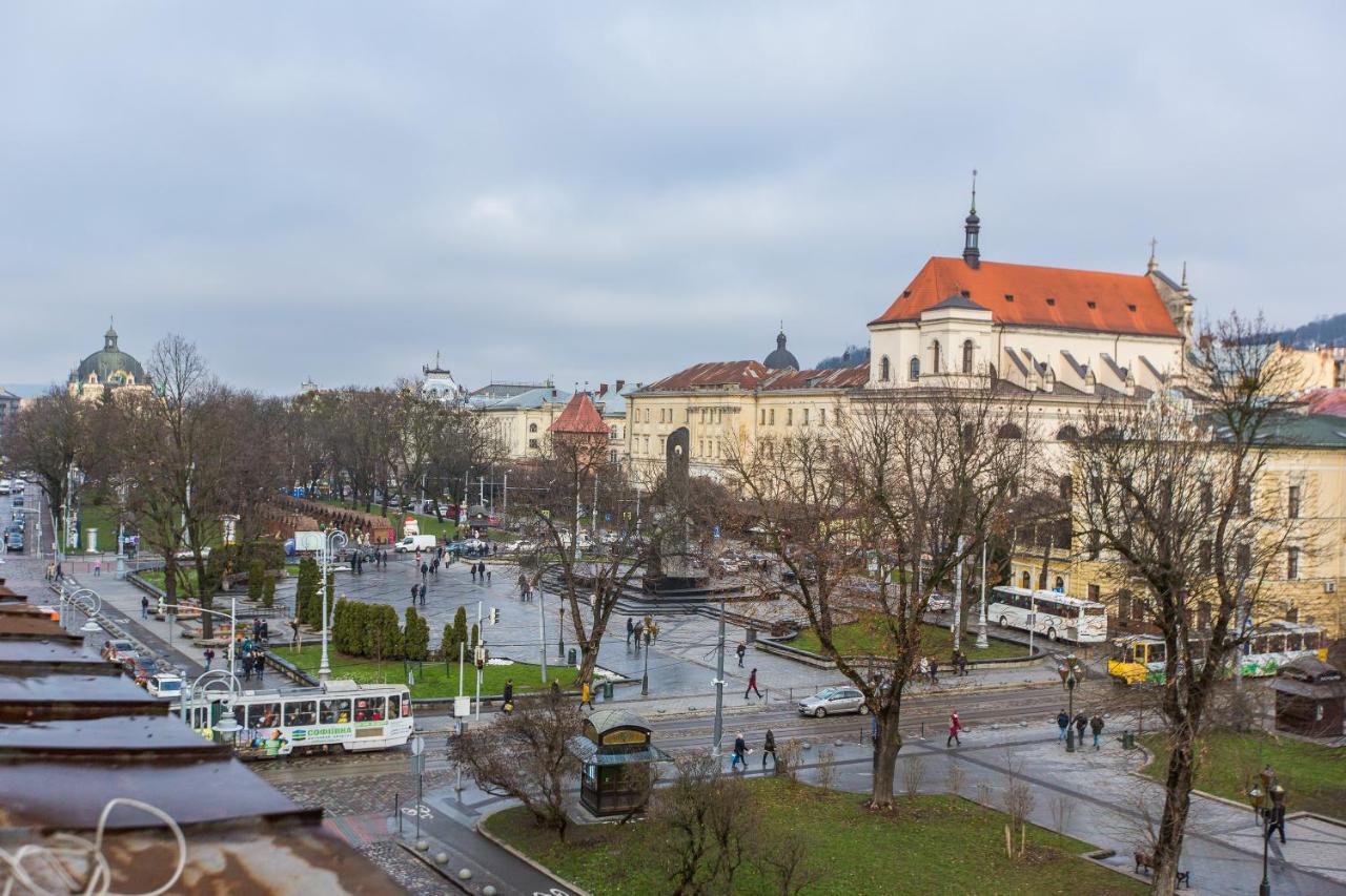 Біля Вокзалу Квартира Подобово По Вулиці Коротка 11 Сучасна Після Ремонту Lviv Exteriör bild